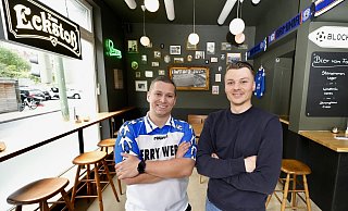 Nicklas Kopp (l.) und Noah Rudolph in den frisch renovierrten Räumen der Eckkneipe "Zum Eckstoß". - Peter Unger Nicklas Kopp (l.) und Noah Rudolph in den frisch renovierrten Räumen der Eckkneipe "Zum Eckstoß". - Peter Unger