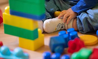 Das Geld vom Bund soll unter anderem in die Qualität der Kitas, etwa zur Förderung von frühkindlicher Bildung, investiert werden. - Sebastian Gollnow/dpa Das Geld vom Bund soll unter anderem in die Qualität der Kitas, etwa zur Förderung von frühkindlicher Bildung, investiert werden. - Sebastian Gollnow/dpa