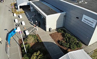 Das Impfzentrum an der Marienfelder Straße muss jetzt doch wieder öffnen, um die Booster-Impfungen zu bewältigen. - Kreis Gütersloh Das Impfzentrum an der Marienfelder Straße muss jetzt doch wieder öffnen, um die Booster-Impfungen zu bewältigen. - Kreis Gütersloh
