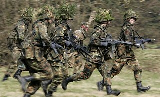 2011 war die Wehrpflicht in Deutschland nach 55 Jahren ausgesetzt worden. - Frank May/dpa 2011 war die Wehrpflicht in Deutschland nach 55 Jahren ausgesetzt worden. - Frank May/dpa