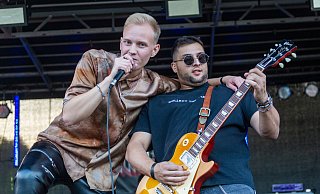 Für „Ricky Shindig“ ist der Auftritt die Generalprobe für den Gig im Vorprogramm von Ben Zucker einen Tag später. - Ralf Bittner Für „Ricky Shindig“ ist der Auftritt die Generalprobe für den Gig im Vorprogramm von Ben Zucker einen Tag später. - Ralf Bittner