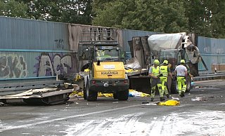 Die Aufräumarbeiten nach dem Brand dauerten Stunden. - tw-news.tv/Michael Glatzel Die Aufräumarbeiten nach dem Brand dauerten Stunden. - tw-news.tv/Michael Glatzel