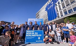Arminias Profis beim spontanen Schüco-Familienfest mit Signierstunde. - Oliver Krato Arminias Profis beim spontanen Schüco-Familienfest mit Signierstunde. - Oliver Krato