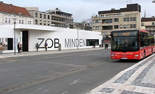 Das Opfer ist nach der Attacke am ZOB Minden gestorben. - Quelle: Von Aeggy, CC BY 3.0, unverändert, Zentraler Omnibusbahnhof Minden, https://de.wikipedia.org/wiki/Zentraler_Omnibusbahnhof_Minden#/media/Datei:Minden_ZOB.jpg Das Opfer ist nach der Attacke am ZOB Minden gestorben. - Quelle: Von Aeggy, CC BY 3.0, unverändert, Zentraler Omnibusbahnhof Minden, https://de.wikipedia.org/wiki/Zentraler_Omnibusbahnhof_Minden#/media/Datei:Minden_ZOB.jpg