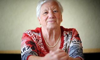 Die 70-jährige Angelika Böning engagiert sich in Gütersloh seit mittlerweile 50 Jahren für Menschen mit Sehbehinderung. - Andreas Frücht Die 70-jährige Angelika Böning engagiert sich in Gütersloh seit mittlerweile 50 Jahren für Menschen mit Sehbehinderung. - Andreas Frücht