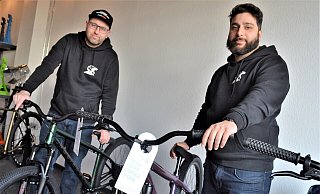 Marcel Horz (l.) und Renan Dinibütünoglu haben sich mit ihrem Geschäft einen Traum erfüllt. - Peter Heidbrink Marcel Horz (l.) und Renan Dinibütünoglu haben sich mit ihrem Geschäft einen Traum erfüllt. - Peter Heidbrink