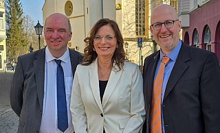 CDU-Stadtverbandsvorsitzender Jörg Haferkorn (v.l.), Anke Theisen sowie der Fraktionsvorsitzende der CDU imRat der Stadt Herford, Thomas Beck. - CDU Herford CDU-Stadtverbandsvorsitzender Jörg Haferkorn (v.l.), Anke Theisen sowie der Fraktionsvorsitzende der CDU imRat der Stadt Herford, Thomas Beck. - CDU Herford