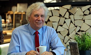 Heepens Bezirksbürgermeister Holm Sternbacher feiert am 9. November seinen 70. Geburtstag. - Wolfgang Rudolf Heepens Bezirksbürgermeister Holm Sternbacher feiert am 9. November seinen 70. Geburtstag. - Wolfgang Rudolf