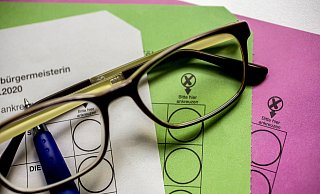 Jedes Kreuz zählt - auch wenn die, die da stehen, eigentlich nicht kandidieren wollten. - picture alliance / Goldmann Jedes Kreuz zählt - auch wenn die, die da stehen, eigentlich nicht kandidieren wollten. - picture alliance / Goldmann