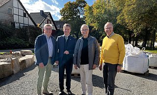 Waren im Gespräch: Dietmar Beineke (von links), Michael Stickeln, Klaus Töpfer, Thomas Schöning. - Ralf Mischer Waren im Gespräch: Dietmar Beineke (von links), Michael Stickeln, Klaus Töpfer, Thomas Schöning. - Ralf Mischer