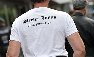 Einer der Steeler Jungs. - picture alliance/Caroline Seidel/dpa Einer der Steeler Jungs. - picture alliance/Caroline Seidel/dpa
