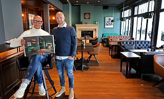 Lars und Matthias Uhlen sind stolz wie Bolle auf ihre Aufnahme in den Bildband "Die schönsten Restaurants & Bars". - Frank-Michael Kiel-Steinkamp Lars und Matthias Uhlen sind stolz wie Bolle auf ihre Aufnahme in den Bildband "Die schönsten Restaurants & Bars". - Frank-Michael Kiel-Steinkamp