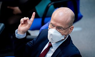 Es werde zu viel über den angeblichen indirekten Impfzwang geredet und zu wenig über die Rechte von Geimpften, befindet CDU-Politiker Ralph Brinkhaus. - Foto: Kay Nietfeld/dpa Es werde zu viel über den angeblichen indirekten Impfzwang geredet und zu wenig über die Rechte von Geimpften, befindet CDU-Politiker Ralph Brinkhaus. - Foto: Kay Nietfeld/dpa