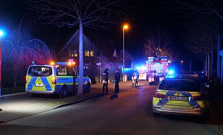 Im Wohngebiet auf dem Kaukenberg in Paderborn laufen im Februar die Ermittlungen und die Spurensicherung, nachdem ein Mann zuerst seine Tochter und dann sich selbst erschossen hat. - Ralph Meyer Im Wohngebiet auf dem Kaukenberg in Paderborn laufen im Februar die Ermittlungen und die Spurensicherung, nachdem ein Mann zuerst seine Tochter und dann sich selbst erschossen hat. - Ralph Meyer