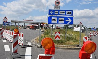 Grönegau-Nord: Die Fassaden-Elemente werden seit Montag entfernt. - Christoph Franken Grönegau-Nord: Die Fassaden-Elemente werden seit Montag entfernt. - Christoph Franken