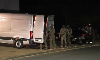 Ein Spezial-Einsatz-Kommando (SEK) wurde zur Unterstützung hinzugezogen. - Charlotte Mahncke Ein Spezial-Einsatz-Kommando (SEK) wurde zur Unterstützung hinzugezogen. - Charlotte Mahncke