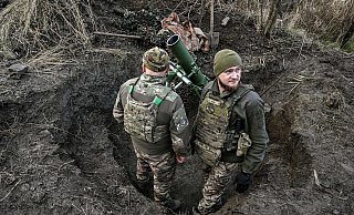 Die Kämpfe an der ukrainischen Front dauern weiter an. Karl Thies aus Bielefeld hilft dabei, das Leid der ukrainischen Soldaten ein wenig zu lindern. - picture alliance / abaca Die Kämpfe an der ukrainischen Front dauern weiter an. Karl Thies aus Bielefeld hilft dabei, das Leid der ukrainischen Soldaten ein wenig zu lindern. - picture alliance / abaca