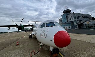 Von der dänischen Airline DAT least Skyhub PAD die ATR72. Sie ist für die Route nach Bayern in Paderborn stationiert. 70 Passagiere kann der Flieger aufnehmen. - Jens Reddeker Von der dänischen Airline DAT least Skyhub PAD die ATR72. Sie ist für die Route nach Bayern in Paderborn stationiert. 70 Passagiere kann der Flieger aufnehmen. - Jens Reddeker