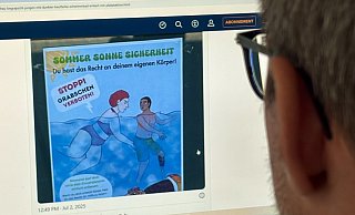 Im Internet, wie hier auf "X", wird besonders dieses Plakatmotiv aus den Bürener Freibädern verbreitet. Oft mit scharfer Kritik versehen. - Jens Reddeker Im Internet, wie hier auf "X", wird besonders dieses Plakatmotiv aus den Bürener Freibädern verbreitet. Oft mit scharfer Kritik versehen. - Jens Reddeker