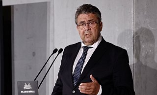 Der frühere SPD-Chef Sigmar Gabriel richtet sich in einem Gastbeitrag an den Kanzler. - Carsten Koall/dpa Der frühere SPD-Chef Sigmar Gabriel richtet sich in einem Gastbeitrag an den Kanzler. - Carsten Koall/dpa