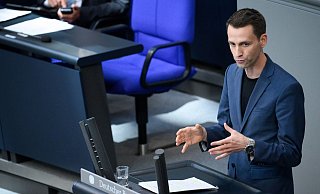 Andreas Audretsch (Bündnis 90/Die Grünen) will insbesondere die Baubranche kräftig fördern. - Bernd von Jutrczenka/dpa Andreas Audretsch (Bündnis 90/Die Grünen) will insbesondere die Baubranche kräftig fördern. - Bernd von Jutrczenka/dpa