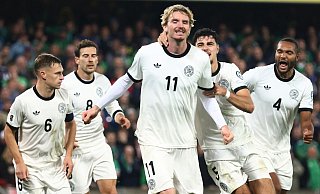 Mit der Schulter zu seinem ersten Länderspiel-Tor: Nick Woltemade. - Peter Morrison/AP/dpa Mit der Schulter zu seinem ersten Länderspiel-Tor: Nick Woltemade. - Peter Morrison/AP/dpa