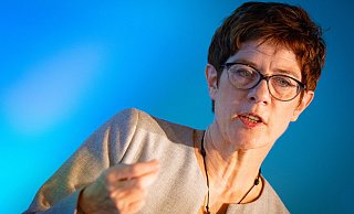 Annegret Kramp-Karrenbauer hat angekündigt, sich vom CDU-Parteivorsitz zurückziehen zu wollen. - Mike-Dennis Müller Annegret Kramp-Karrenbauer hat angekündigt, sich vom CDU-Parteivorsitz zurückziehen zu wollen. - Mike-Dennis Müller
