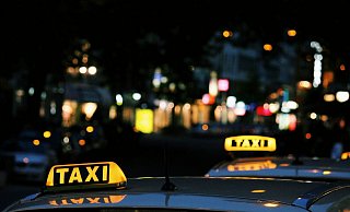 Das wird wohl eine ruhige Fahrt, dachte sich der Mann am Steuer mutmaßlich zunächst - doch dann kam alles ganz anders. - Symbolbild: Pixabay Das wird wohl eine ruhige Fahrt, dachte sich der Mann am Steuer mutmaßlich zunächst - doch dann kam alles ganz anders. - Symbolbild: Pixabay