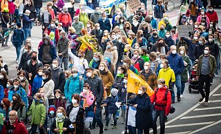 Wesentlich mehr Teilnehmer als erwartet beim Klimastreik in Bielefeld. - Mike-Dennis Mueller Wesentlich mehr Teilnehmer als erwartet beim Klimastreik in Bielefeld. - Mike-Dennis Mueller