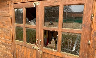 Die Fenster der Hütte am Schnathorster Sportplatz wurden zwei Wochen zuvor beschädigt. - SV Schnathorst Die Fenster der Hütte am Schnathorster Sportplatz wurden zwei Wochen zuvor beschädigt. - SV Schnathorst