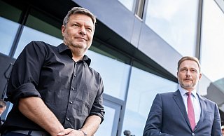 FDP-Chef Christian Lindner oder Grünen-Chef Robert Habeck: wer wird Bundesfinanzminister?. - Foto: Michael Kappeler/dpa FDP-Chef Christian Lindner oder Grünen-Chef Robert Habeck: wer wird Bundesfinanzminister?. - Foto: Michael Kappeler/dpa