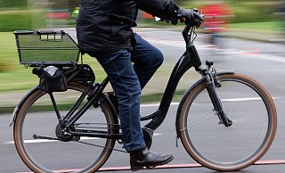 Für einige Pedelecs ist ein Führerschein notwendig, informiert die Polizei. - Friso Gentsch/dpa Für einige Pedelecs ist ein Führerschein notwendig, informiert die Polizei. - Friso Gentsch/dpa