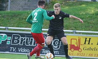 Das waren noch Zeiten: Am 4. Oktober trafen der VfB Fichte und der VfL Theesen in der Westfalenliga aufeinander. - Peter Unger Das waren noch Zeiten: Am 4. Oktober trafen der VfB Fichte und der VfL Theesen in der Westfalenliga aufeinander. - Peter Unger
