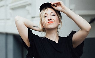 Die Soul-Sängerin Miu gibt im Lui-Hause im Marta-Quartier ein Konzert, das ausschließlich gestreamt wird. - Zauke Die Soul-Sängerin Miu gibt im Lui-Hause im Marta-Quartier ein Konzert, das ausschließlich gestreamt wird. - Zauke