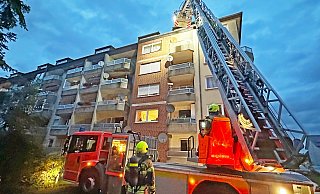 Im vierten Obergeschoss in einem Mehrfamilienhaus am Rotheweg schmorte vergessenes Essen auf dem Herd. - Ralph Meyer Im vierten Obergeschoss in einem Mehrfamilienhaus am Rotheweg schmorte vergessenes Essen auf dem Herd. - Ralph Meyer