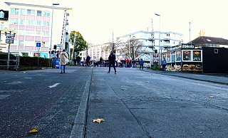 Der Bahnübergang am Rosentor ist seit einiger Zeit für den Autoverkehr gesperrt. - Lena Henning Der Bahnübergang am Rosentor ist seit einiger Zeit für den Autoverkehr gesperrt. - Lena Henning