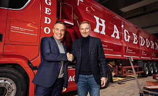 Der Gütersloher Unternehmer Thomas Hagedorn (l.) begrüßte FPD-Politiker Christian Lindner vor seinem Wahlkampf-Auftritt auf seinem Areal. - Hagedorn Der Gütersloher Unternehmer Thomas Hagedorn (l.) begrüßte FPD-Politiker Christian Lindner vor seinem Wahlkampf-Auftritt auf seinem Areal. - Hagedorn