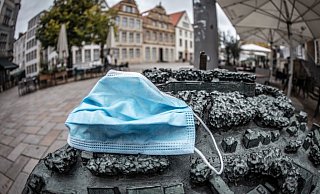Die Stadt Bielefeld meldet am Mittwoch zwei weitere Sterbefälle. Zwei Männer im Alter von 58 und 81 Jahren sind im Zusammenhang mit Corona verstorben. Insgesamt gibt es nun 281 Tote. - Mike-Dennis Müller (Symbolbild/Archiv) Die Stadt Bielefeld meldet am Mittwoch zwei weitere Sterbefälle. Zwei Männer im Alter von 58 und 81 Jahren sind im Zusammenhang mit Corona verstorben. Insgesamt gibt es nun 281 Tote. - Mike-Dennis Müller (Symbolbild/Archiv)