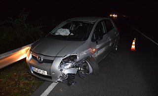 Dieses Autowrack fand ein Passant ohne Insassen vor. - Polizei Dieses Autowrack fand ein Passant ohne Insassen vor. - Polizei