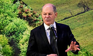 Nun lädt Olaf Scholz die noch von seiner Vorgängerin Angela Merkel eingesetzte Zukunftskommission Landwirtschaft zum Austausch ein. - Fabian Sommer/dpa Nun lädt Olaf Scholz die noch von seiner Vorgängerin Angela Merkel eingesetzte Zukunftskommission Landwirtschaft zum Austausch ein. - Fabian Sommer/dpa