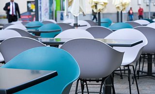 Die Gastronomie bleibt erstmal leer. - (Symbolbild): Pixabay Die Gastronomie bleibt erstmal leer. - (Symbolbild): Pixabay