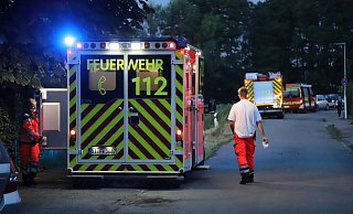 Die Feuerwehr rückte am Samstagabend zu einem Kellerbrand nach Großdornberg aus. - Charlotte Mahncke Die Feuerwehr rückte am Samstagabend zu einem Kellerbrand nach Großdornberg aus. - Charlotte Mahncke