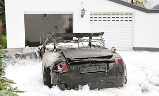 Explodiert: Die Explosion sprengte das Dach des Audi TT weg. - Nicole Sielermann Explodiert: Die Explosion sprengte das Dach des Audi TT weg. - Nicole Sielermann