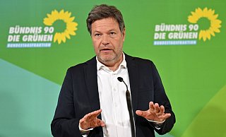 Will «in einer Fortschrittskoalition» nicht allein «für den Fortschritt verantwortlich» sein: Bundeswirtschaftsminister Robert Habeck. - Martin Schutt/dpa Will «in einer Fortschrittskoalition» nicht allein «für den Fortschritt verantwortlich» sein: Bundeswirtschaftsminister Robert Habeck. - Martin Schutt/dpa