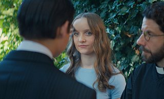 Die bezaubernde Emily Jochheim als Julia und Carsten Meier als Pater. - Eric Maier Rehm Die bezaubernde Emily Jochheim als Julia und Carsten Meier als Pater. - Eric Maier Rehm