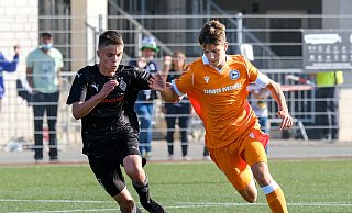 Hatte die Chance zur Führung: Arminias C-Junioren-Regionalliga-Kapitän Lucas Kiewitt (r.) traf in der ersten Halbzeit die Latte. Foto: Andrea Zobe - Foto: Andreas Zobe/NW Hatte die Chance zur Führung: Arminias C-Junioren-Regionalliga-Kapitän Lucas Kiewitt (r.) traf in der ersten Halbzeit die Latte. Foto: Andrea Zobe - Foto: Andreas Zobe/NW