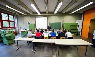 Der Jugendamtselternbeirat fordert die Politiker in Rheda-Wiedenbrück auf, die Versprechen der Wahl umzusetzen. - Symbolbild Picture Alliance Der Jugendamtselternbeirat fordert die Politiker in Rheda-Wiedenbrück auf, die Versprechen der Wahl umzusetzen. - Symbolbild Picture Alliance