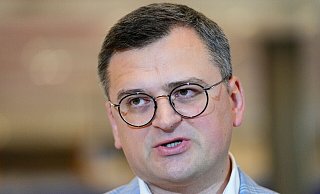 Hatte bereits Anfang der Woche angekündigt, Israel um Luftabwehrsysteme bitten zu wollen: Dmytro Kuleba, Außenminister der Ukraine. - Petr David Josek/AP/dpa Hatte bereits Anfang der Woche angekündigt, Israel um Luftabwehrsysteme bitten zu wollen: Dmytro Kuleba, Außenminister der Ukraine. - Petr David Josek/AP/dpa