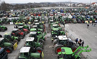 Das Aus für Diesel-Vergünstigungen rief in der Agrar-Branche Proteste hervor. - Bernd Weißbrod/dpa Das Aus für Diesel-Vergünstigungen rief in der Agrar-Branche Proteste hervor. - Bernd Weißbrod/dpa