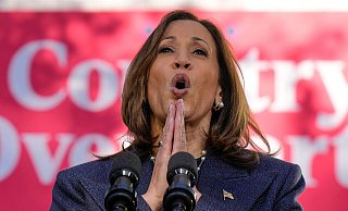 Harris und Moderator Baier fielen sich immer wieder in Wort. - Jacquelyn Martin/AP/dpa Harris und Moderator Baier fielen sich immer wieder in Wort. - Jacquelyn Martin/AP/dpa